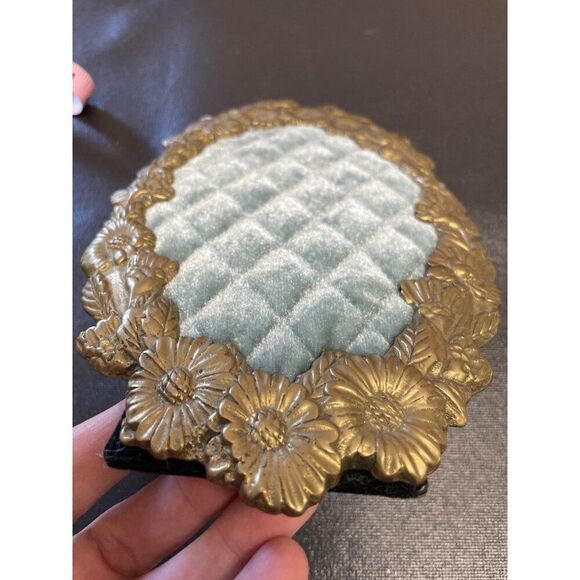 Vintage Floral Oval Picture Frame Padded Front Brooch Board Sewing Needle Holder - Picture 3 of 6